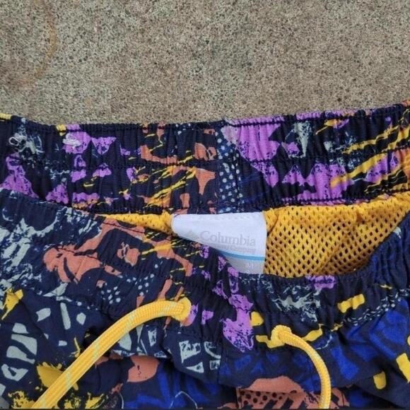 Vtg Y2k COLUMBIA SPORTSWEAR Abstract Geometric All Over Print Hiking Shorts S - Picture 2 of 4